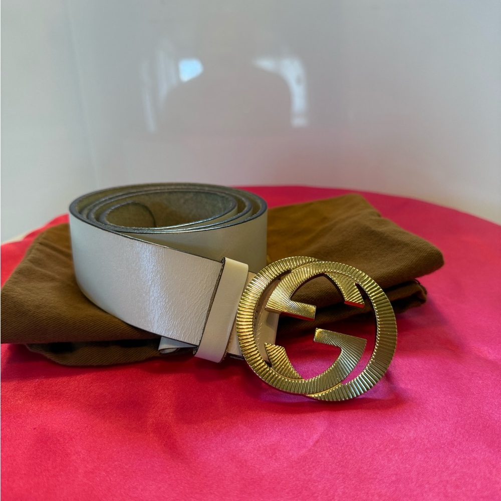 Gucci White Leather Belt with Gold Double-G Buckle